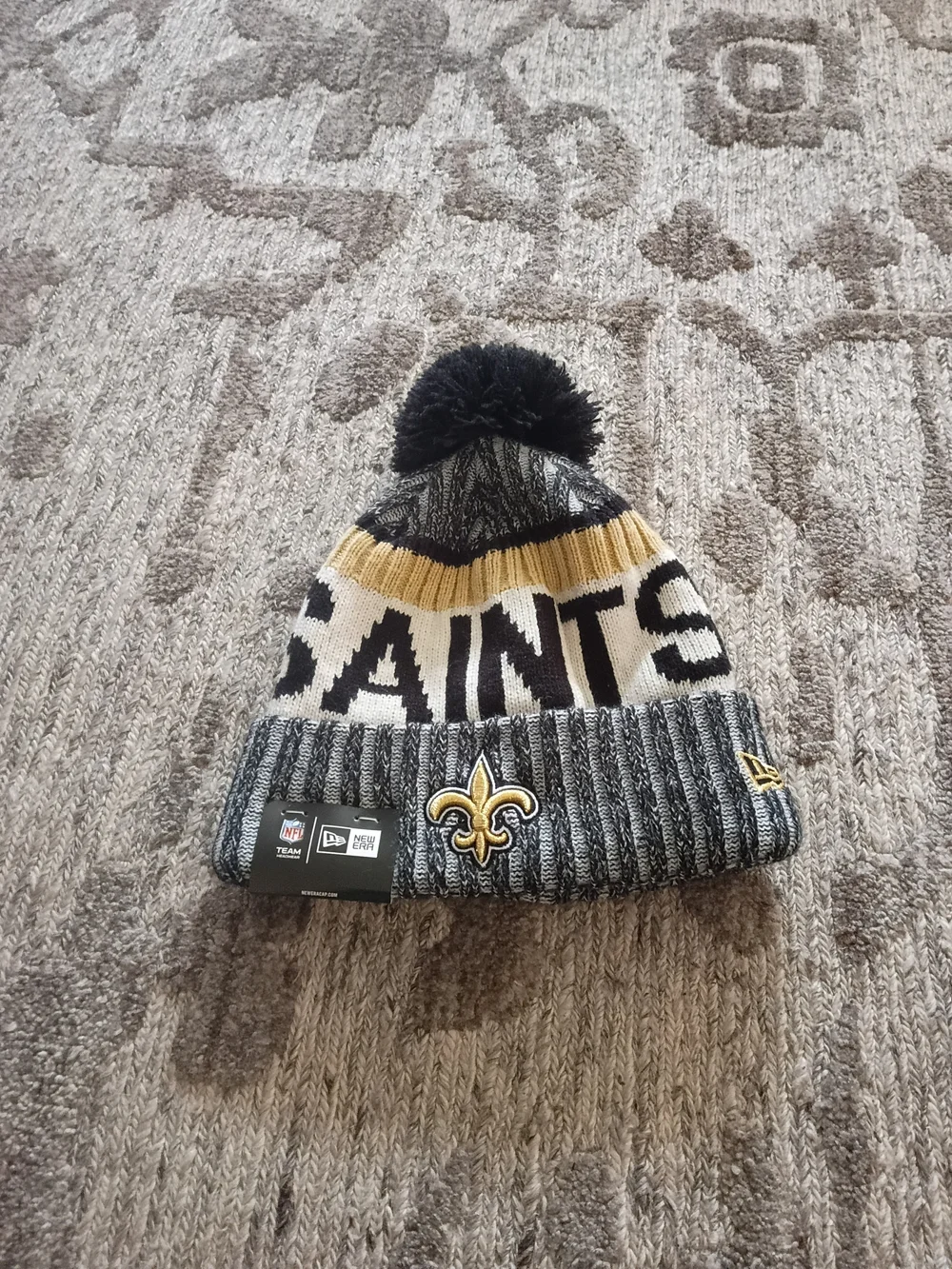 NWT New Era New Orleans Saints Knit Pom Hat - Black, Gold, White